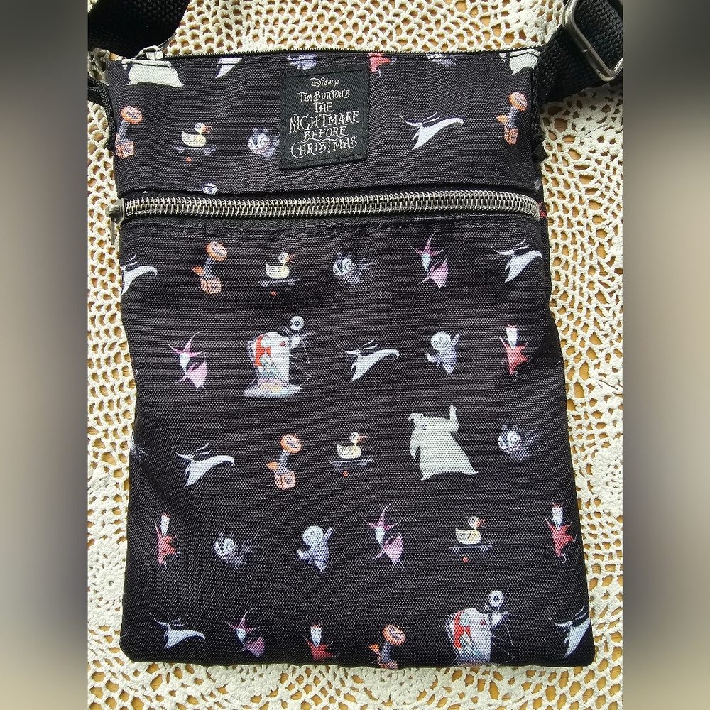 Loungefly Nightmare Before Christmas Characters Passport Crossbody Bag Used - Picture 2 of 13